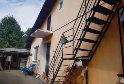 Casă cu 4 camere în Pietrișu - 2