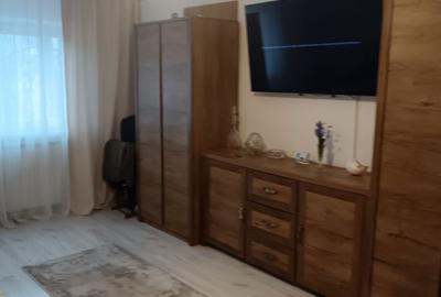 Apartament cu 3 camere decomandat în Poarta 6 - 2