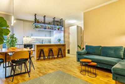 Apartament cu 3 camere de vânzare în zona Semicentral - 2