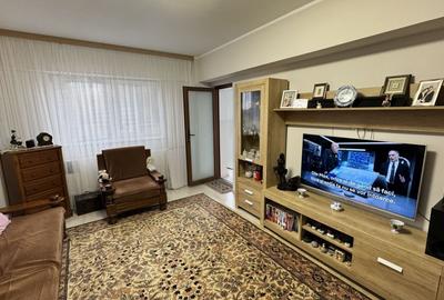 Apartament cu 4 camere decomandat în Casa de Cultură - 15
