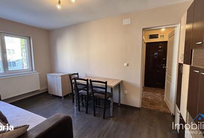 Apartament cu 3 camere decomandat în Petros - 4