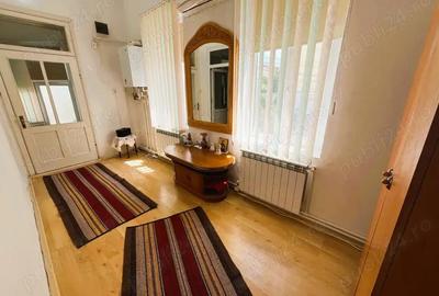 Casa spatiu centru - 15