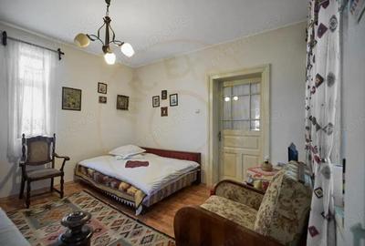 Casă cu 4 camere cu Teren 9915 Mp în Central - 10