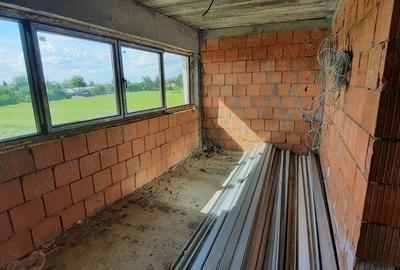 Casă cu 4 camere cu Teren 750 Mp în Novaci - 3