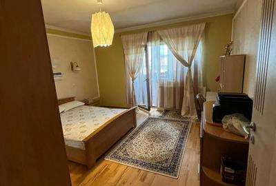 Inchiriez apartament