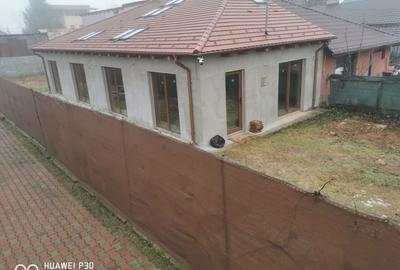 Casă cu 4 camere cu Teren 372 Mp în Central - 7