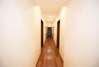 Birou, de 96 mp, în Eroii Revoluției - 7