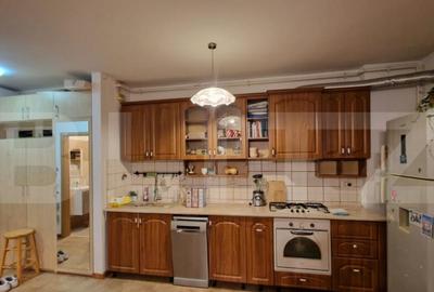 Apartament cu 3 camere decomandat în Aradului