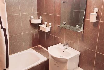 Apartament cu 2 camere decomandat în Victoriei