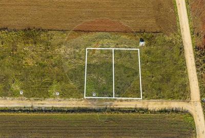 Teren de 650 mp, în Central - 8