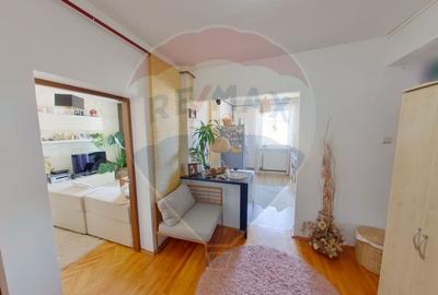 Apartament cu 3 camere decomandat, mobilat în Ultracentral - 2