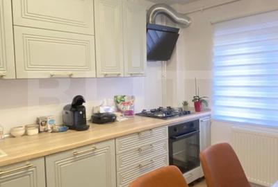 Apartament cu 4 camere, decomandat, pe Calea Bucuresti - 13