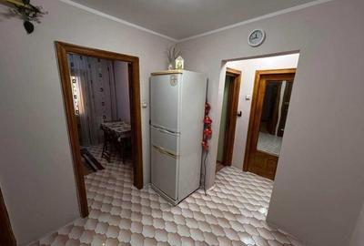 Apartament cu 2 camere decomandat în Micro 17
