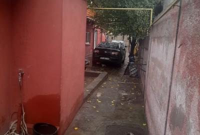 Casă cu 5 camere cu Canalizare în ICIL - 1