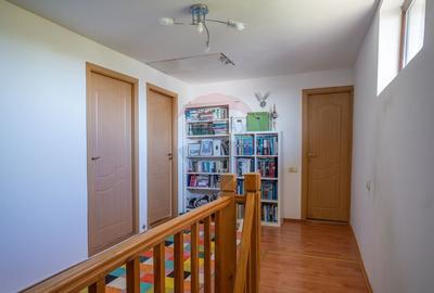 Casa / Vila de Vanzare - 9