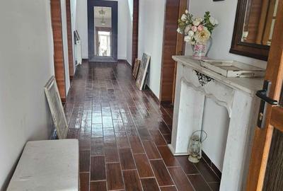 Casă cu 3 camere în Sacoșu Turcesc - 4