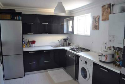 Apartament cu 3 camere semidecomandat în Central - 3