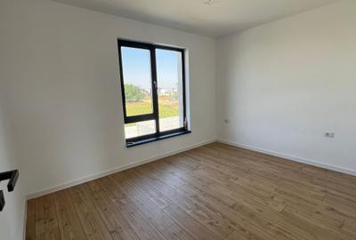 Vila individuala - 5 camere - 3 bai - beci- Teren 330 mp - 16