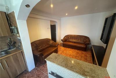 Apartament cu 2 camere decomandat, mobilat în Central