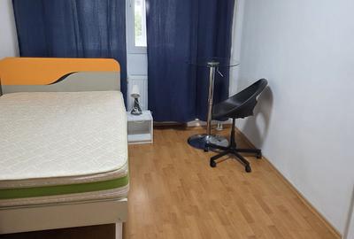 Apartament cu 3 camere decomandat în Giurgiului - 2