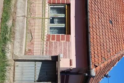 Casă cu 3 camere cu Teren 1054 Mp în Ucuriș - 2