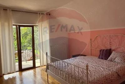 Casa / Vila cu 5 camere de vanzare - 1