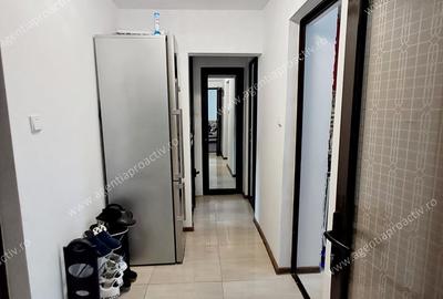 Apartament cu 2 camere decomandat în Micro 20 - 6