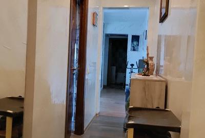 Apartament cu 3 camere decomandat în Poarta 6 - 5