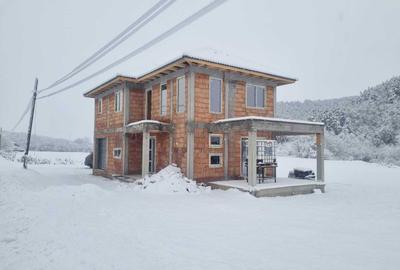 Casă cu 3 camere în Luna - 1