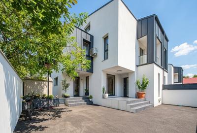 Casă individuală cu 5 camere cu Canalizare în Otopeni - 1