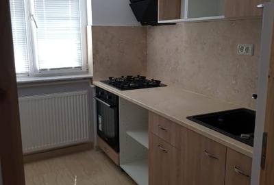 Proprietar închiriez 3 camere ultracentral - 4