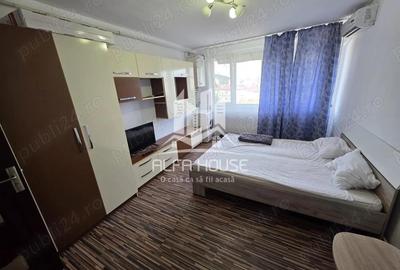 Garsonieră decomandată în Central - 2