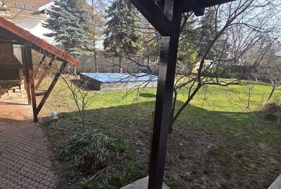 Casă cu 7 camere cu Teren 1000 Mp în Central - 2