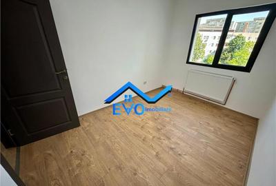 Apartament de cu 3 camere, decomandat, etaj intermediar, Da - 3