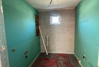 Casă cu 3 camere cu Teren 300 Mp în Ardud