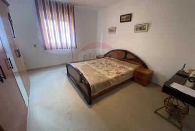 Casă cu 3 camere cu Teren 900 Mp în Laslea - 2