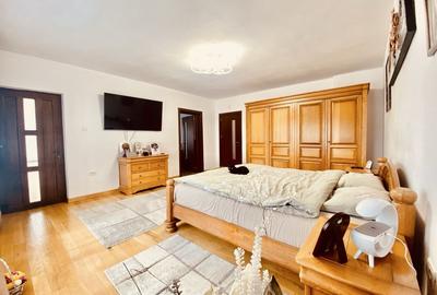 Casă cu 4 camere cu Teren 650 Mp în Central - 4