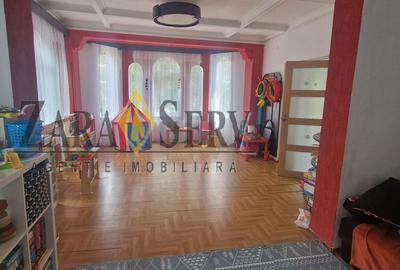 Casă cu 5 camere cu Teren 500 Mp în Central - 2