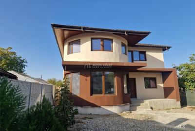 Casă cu 7 camere cu Teren 1000 Mp în Mihăilești - 7