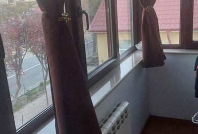 Apartament cu 3 camere decomandat în Hârșova - 2