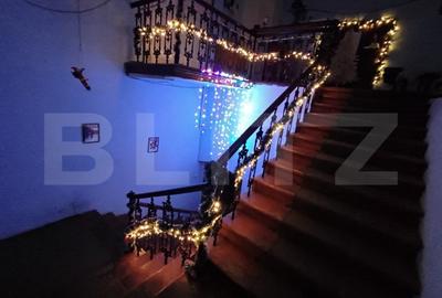 Casă cu 5 camere cu Garaj în Central - 7