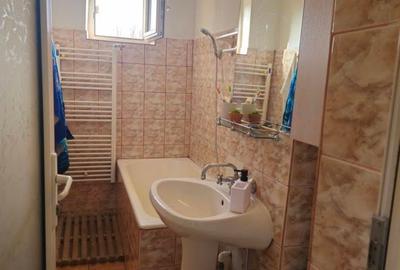 Apartament cu 3 camere semidecomandat în Central - 3