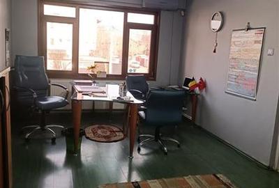 Casă individuală cu 8 camere cu Canalizare în Chitila - 4