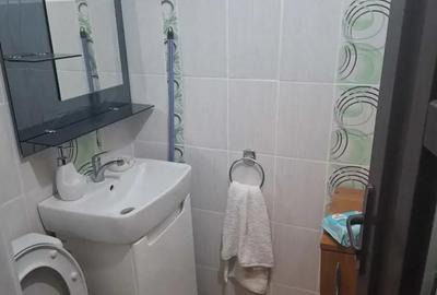 Apartament cu 3 camere decomandat în Central - 1