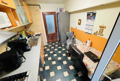 2 CAMERE // REPUBLICII // MOBILAT - 7