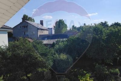 Casă / Vilă cu 8 camere de vânzare în zona Central - 27