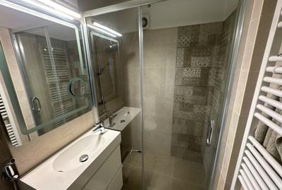 Apartament cu 3 camere decomandat, mobilat în Tractorul - 16