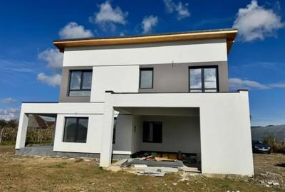 Casă cu 4 camere cu Teren 420 Mp în Săsar - 14