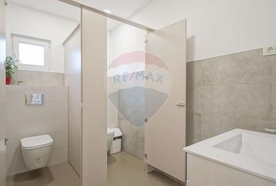 Casă cu 7 camere cu Teren 1400 Mp în Stupini - 17