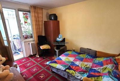 Apartament cu 3 camere decomandat în Calea Romanului